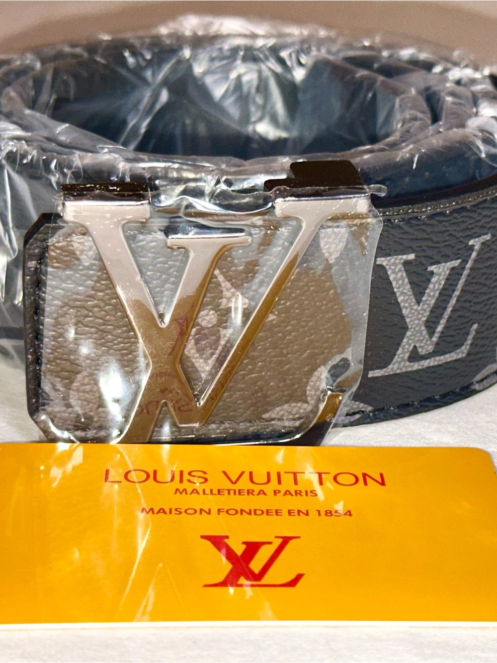 Louis Vuitton Men's Reversible Black/Gray LV Monogram Belt